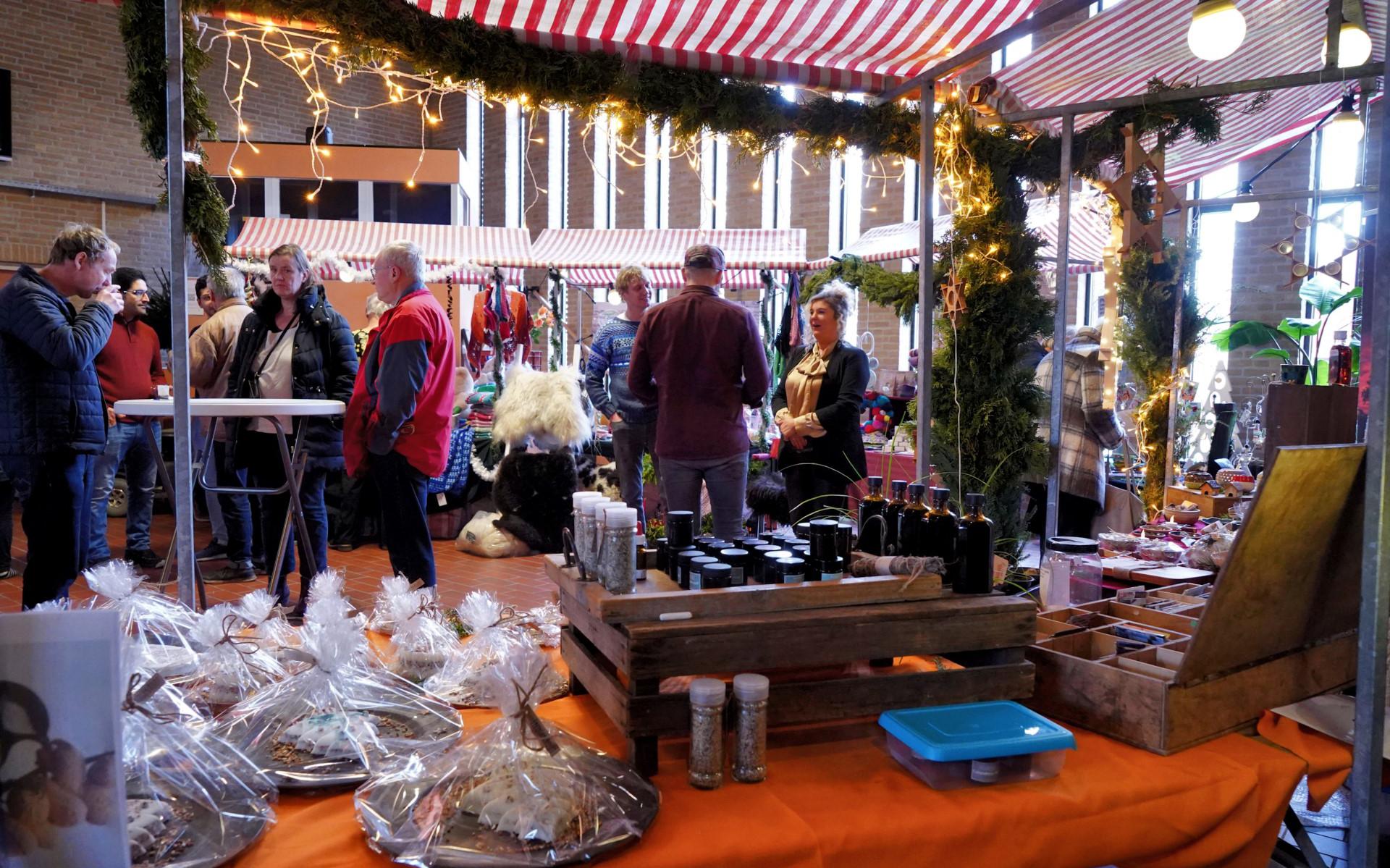 Kerstmarkt Mooi Verhaal in AssenOost, met onder meer sponsordiners